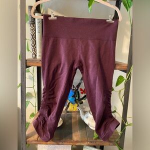 Lululemon Wine Capri Legging Size: 6
